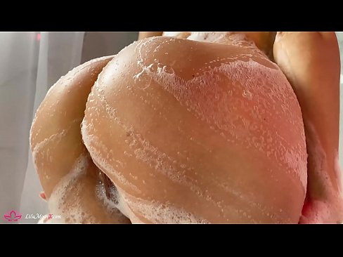 ❤️ Bruneta își masturbează păsărica cu un vibrator până la orgasm intens în duș ️❌  at us ro.ttsex.ru ❤